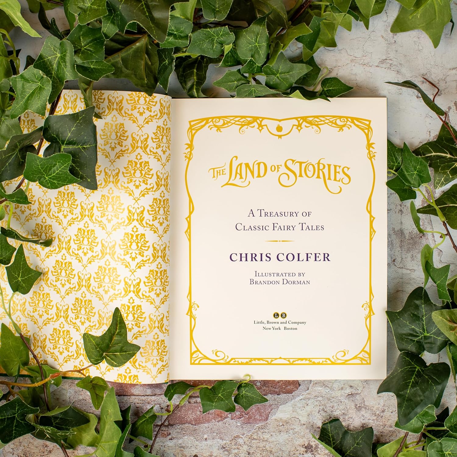 The Land of Stories: A Treasury of Classic Fairy Tales - Lets Buy Books