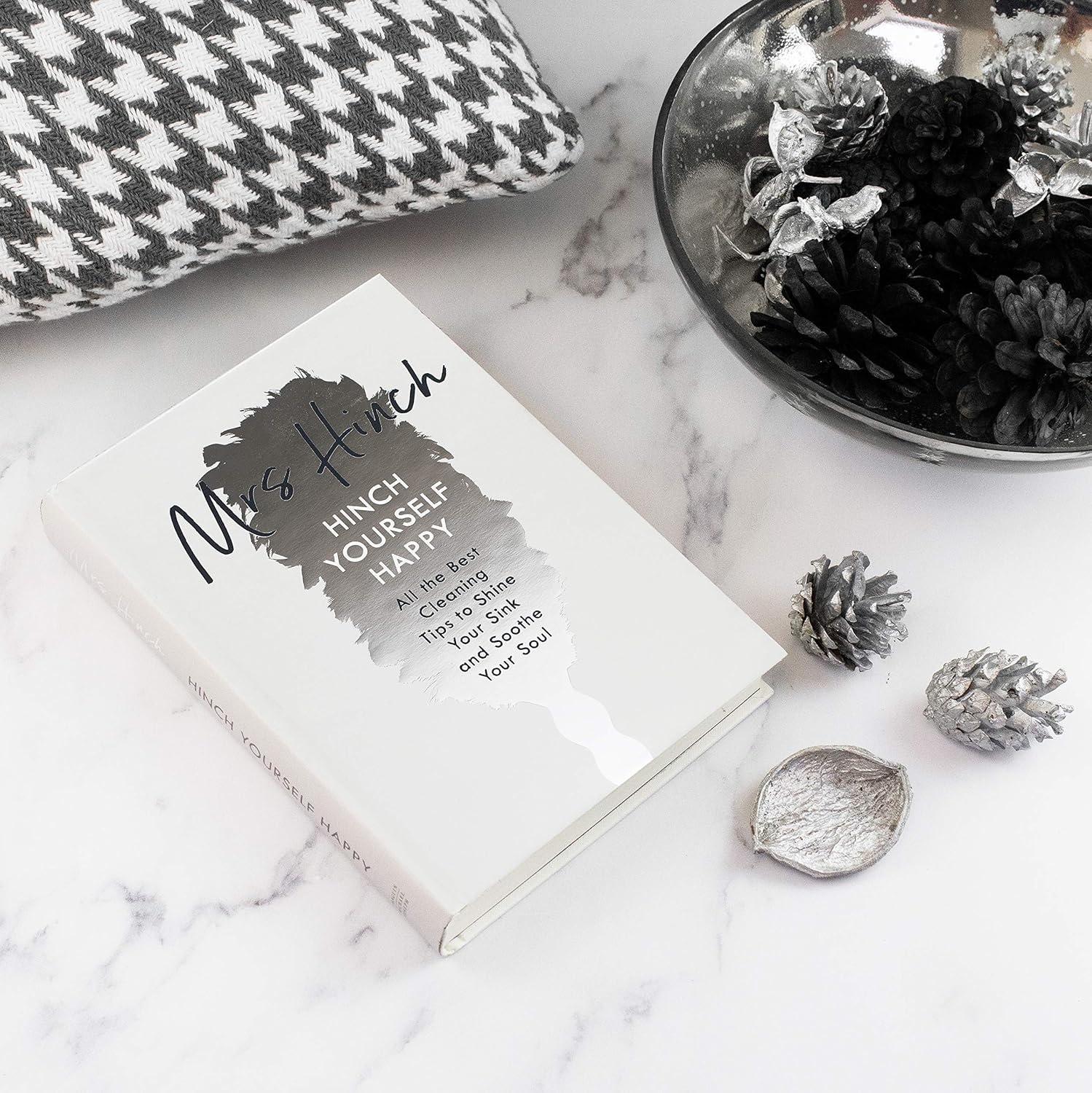 Hinch Yourself Happy by Mrs Hinch - hardback book spine and cover detail